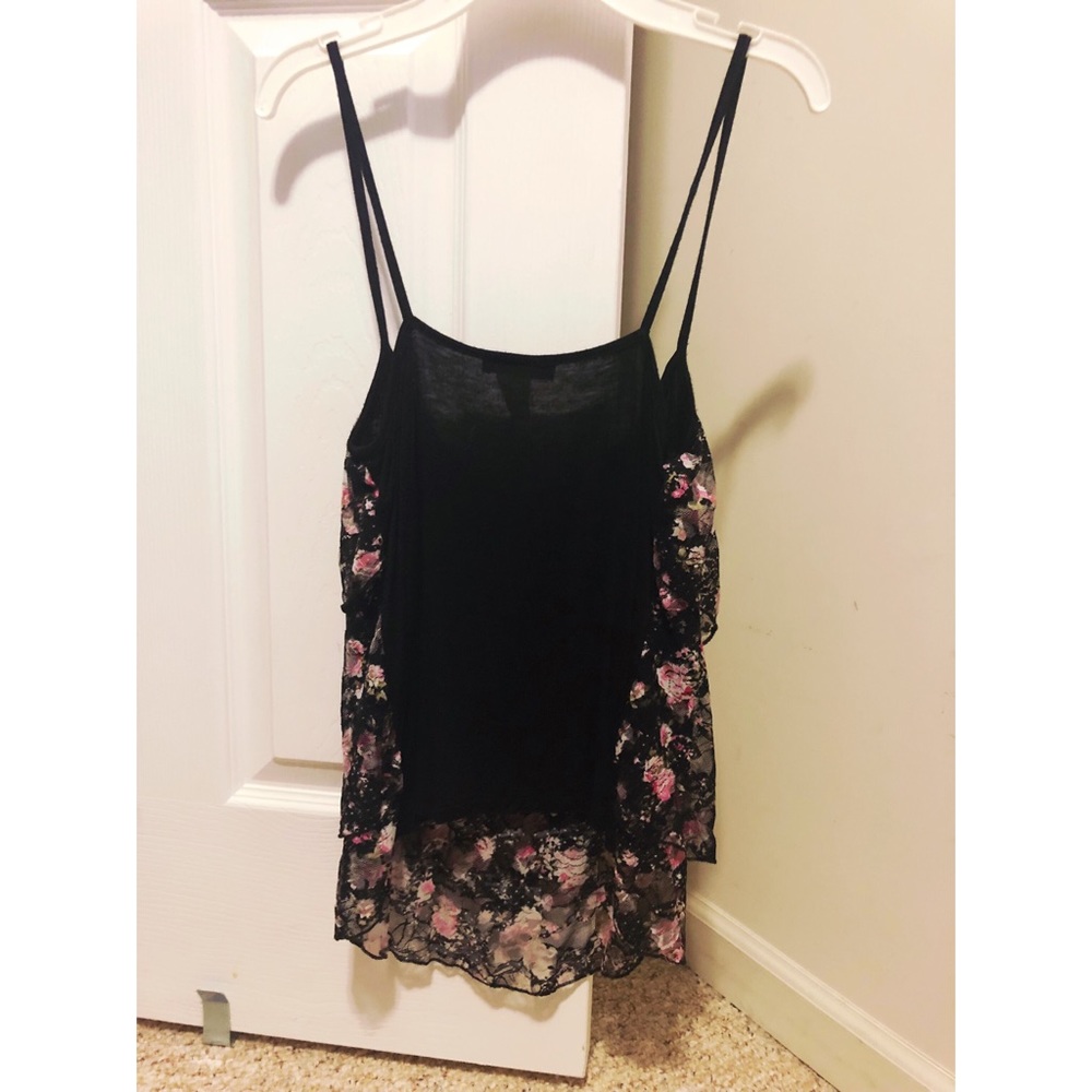 Summer Tank With Ruffle - Picture 2 of 3